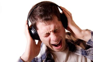 Using headphones can danger your life